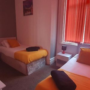 Zimmer mit zwei Einzelbetten